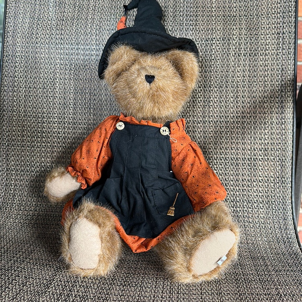Boyds witch bear, excellent condition